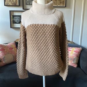 Cute Knitted Sweater Sz M
